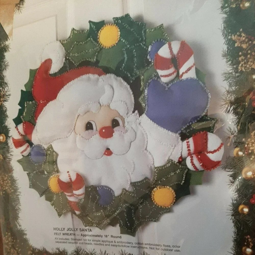Bucilla Holly Jolly Santa Felt Wreath Kit New Pkg 18